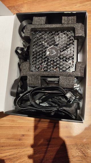 Corsair RM850 - Fuente de Alimentación Modular 
