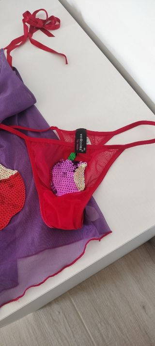 Lingerie Verdissima.   10€