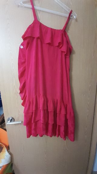 Vestido vintage rosa fresa con tirantes . Volantes
