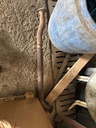 Tubo de escape de coche