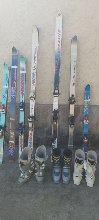 Esquís y botas de esquí