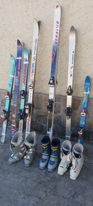 Esquís y botas de esquí