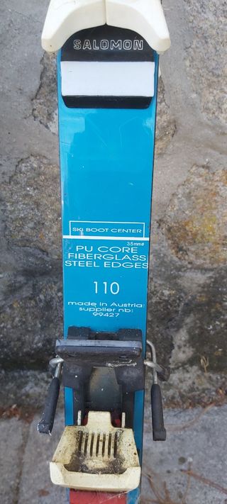 Esquís y botas de esquí