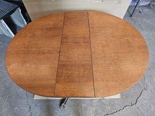 Mesa de comedor de madera
