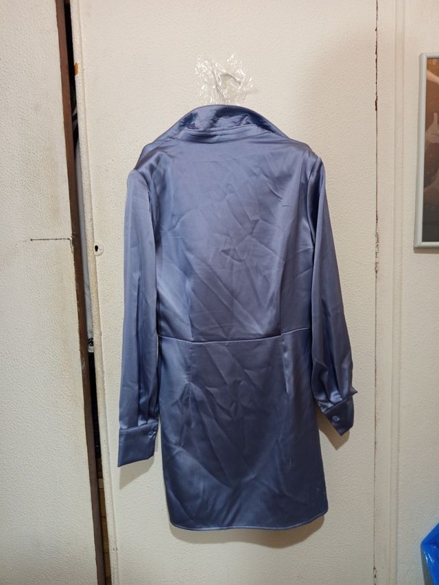 Mono azul satinado manga larga