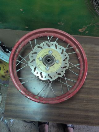 Llanta trasera pit bike con discos
