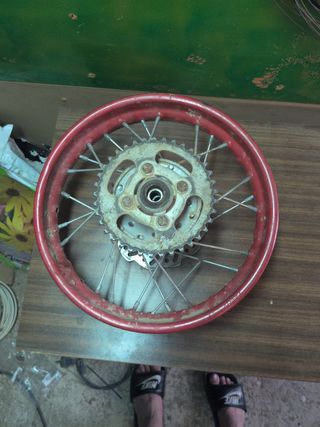 Llanta trasera pit bike con discos