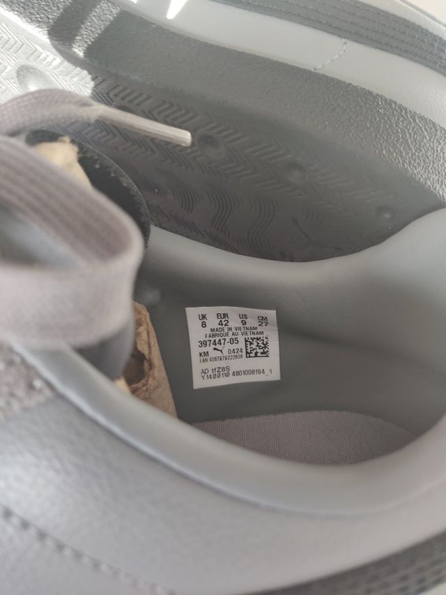 Zapatillas Puma Hombre Grises y negras.