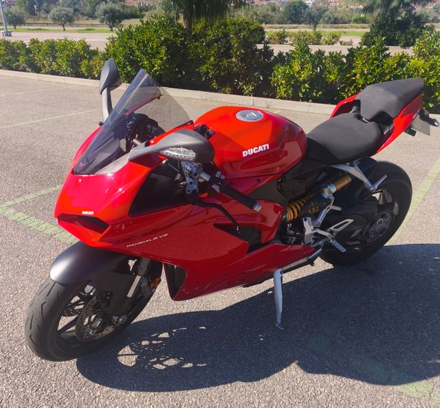 Ducati Panigale V2