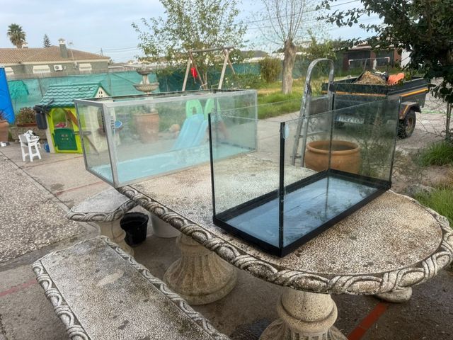 Acuario de cristal y metal