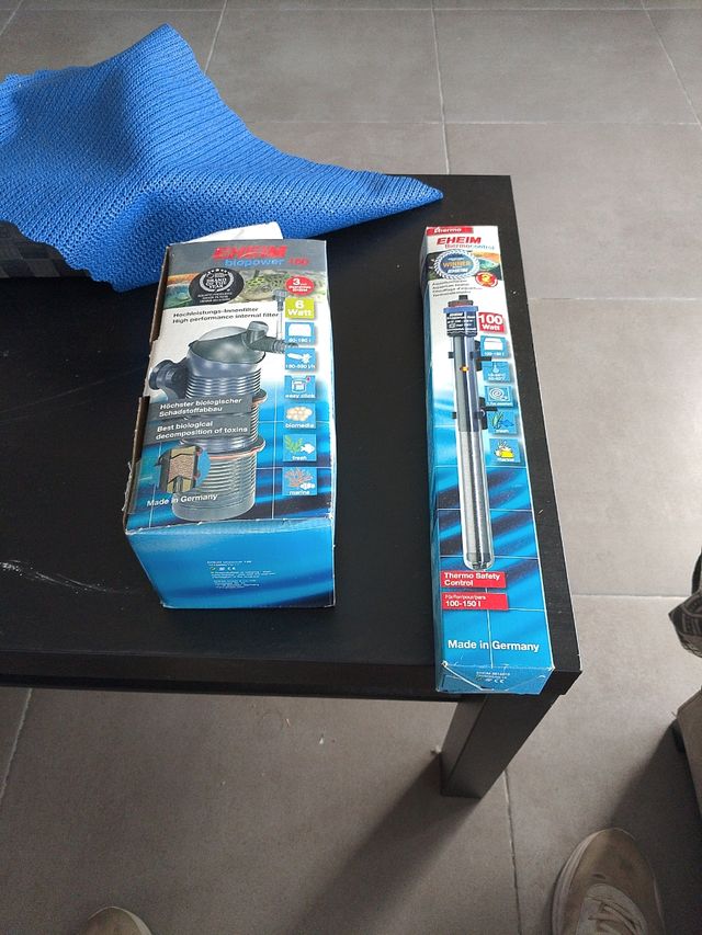 Acuario de cristal y metal