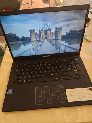 Portátil ASUS Intel Celeron 4GB RAM 128GB SSD