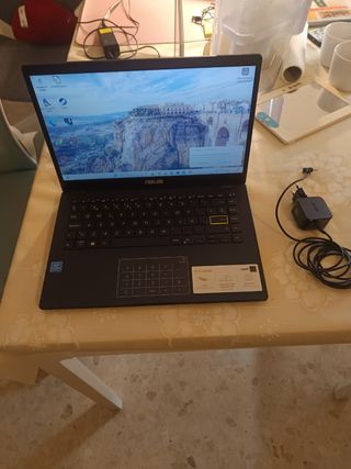 Portátil ASUS Intel Celeron 4GB RAM 128GB SSD
