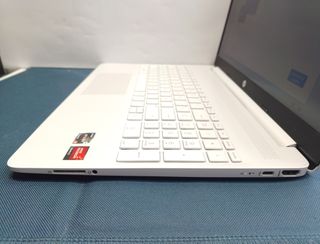 HP Portátil 15s-EQ2051NS Ryzen 3 8GB 256GB