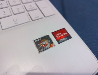 HP Portátil 15s-EQ2051NS Ryzen 3 8GB 256GB