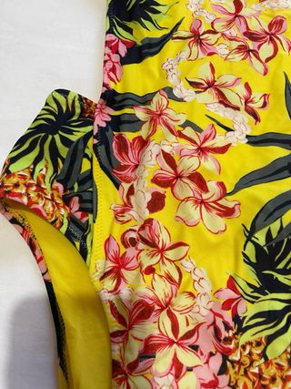 Bañador Zara Estampado Piñas Flores Talla L