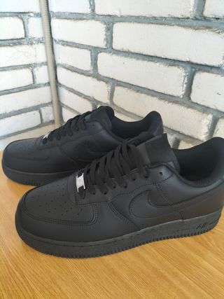 Nike Air Force 1 Negras Talla 42
Nuevas.