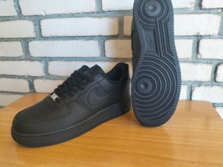 Nike Air Force 1 Negras Talla 42
Nuevas.