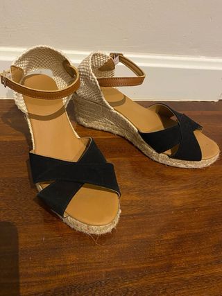Alpargatas Negras con Cuña. sin uso