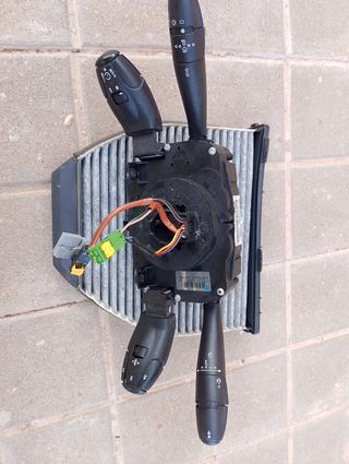COM 2000  96473051 XT Peugeot 407 Palanca Luces