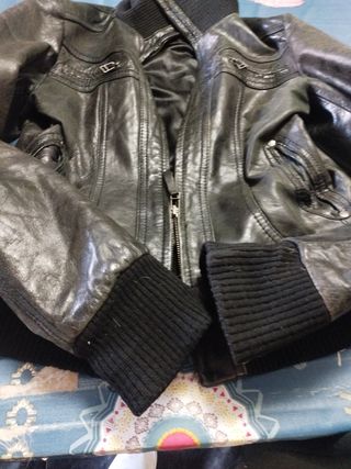 Chaqueta de piel negra talla S