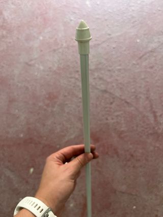 Barra blanca extensible de cortin