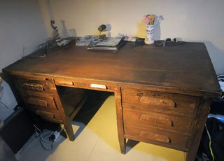 Mesa de madera antigua