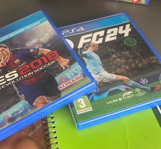 Juegos PS4 FC 24 y PES 2018