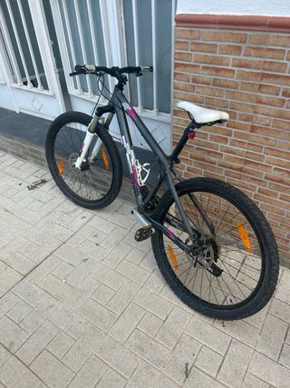 Bicicleta de montaña
scott contessa 30 
