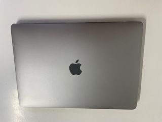 MacBook Pro 13” 2020 i5 16GB RAM Gris