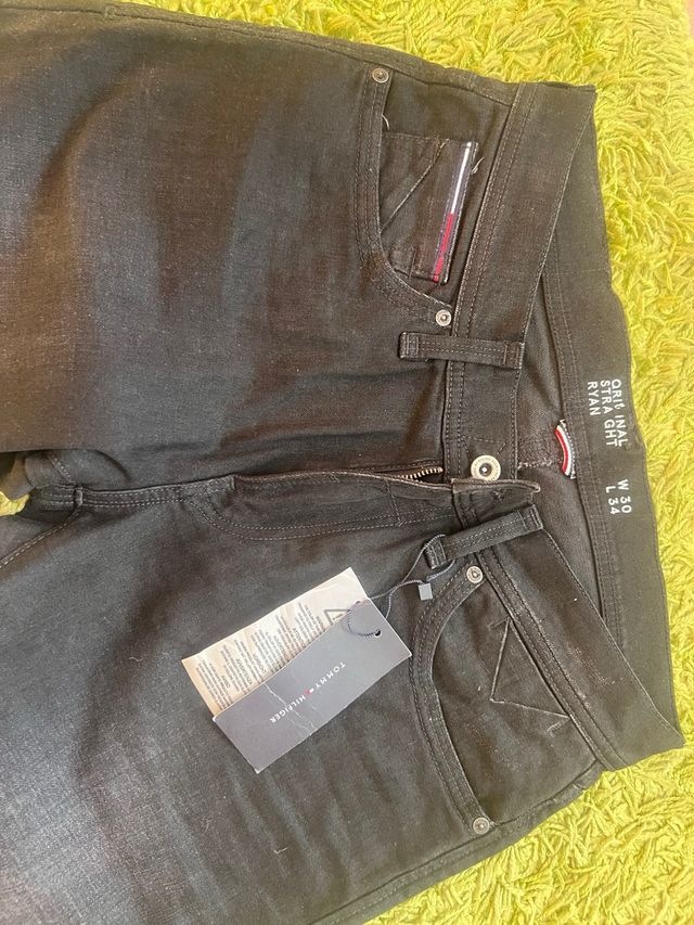 Pantalon Tommy Hilfiger (straight fit, talla 34)