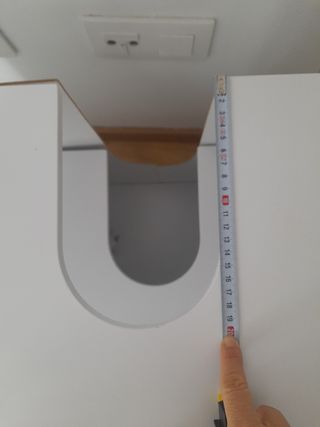 Armario de lavabo blanco de madera