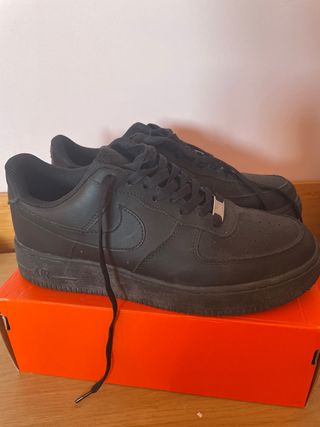 Nike Air Force 1 Negras
