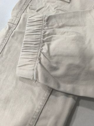 Pantalón cargo beige