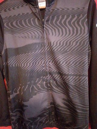 Sudadera Adidas Negra con Diseño