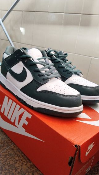 Zapatillas Nike Dunk Low Verdes y Blancas