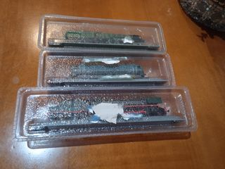 Modellini di treni in scatola