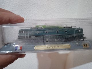 Modellini di treni in scatola