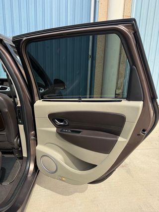 Renault Grand Scenic 2011 Bose Edition 7 plazas