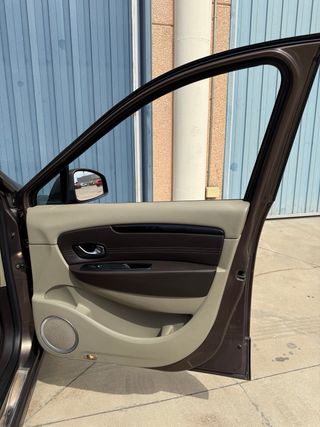 Renault Grand Scenic 2011 Bose Edition 7 plazas