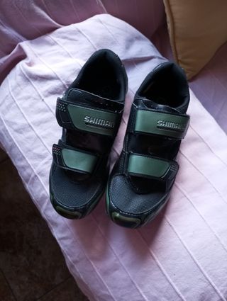 Zapatillas Ciclismo Shimano Negras y Velcro verde