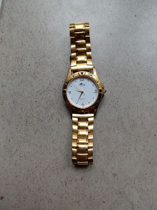Reloj Lotus dorado de mujer
