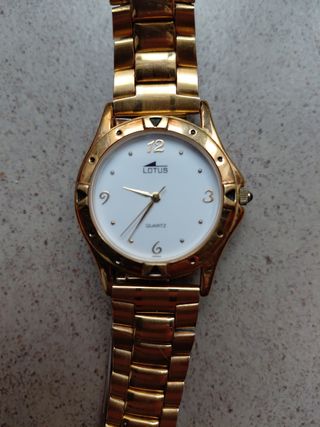 Reloj Lotus dorado de mujer