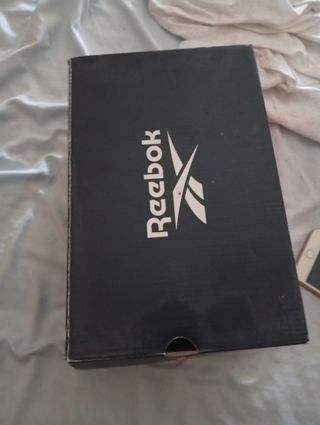 Zapatillas deportivas Reebok grises y rojas