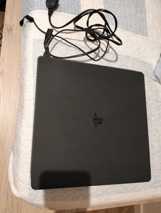 PS4 (PlayStation 4) Negra + Accesorios
