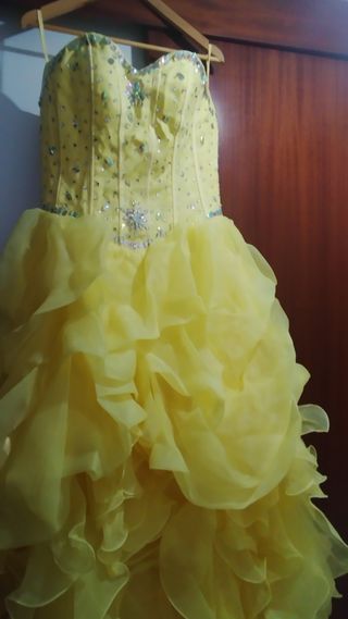 Vestido de Quinceañera Amarillo y morado  Talla S 