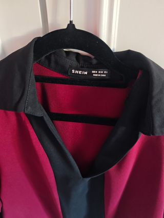 Blusa  roja y negra