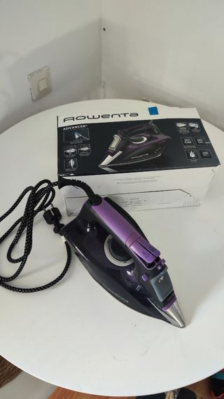 Plancha Rowenta Advancer Morada