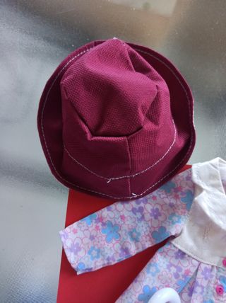 Traje Nancy: Vestido, Sombrero, Paraguas y Botas