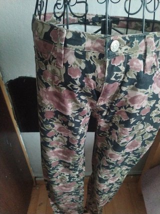 Pantalones de algodón con estampado floral